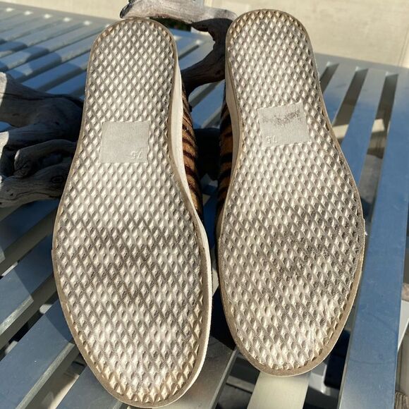 Soda Womens Leopard Zebra Pattern Zipper Wedge Sneakers Size 7.5. EUC! - Picture 6 of 8